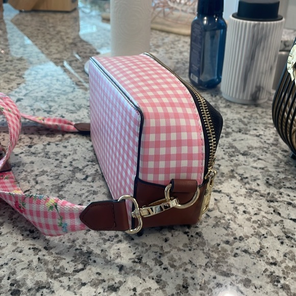 BJ camera crossbody 📷 👛 ✨ - Picture 5 of 9